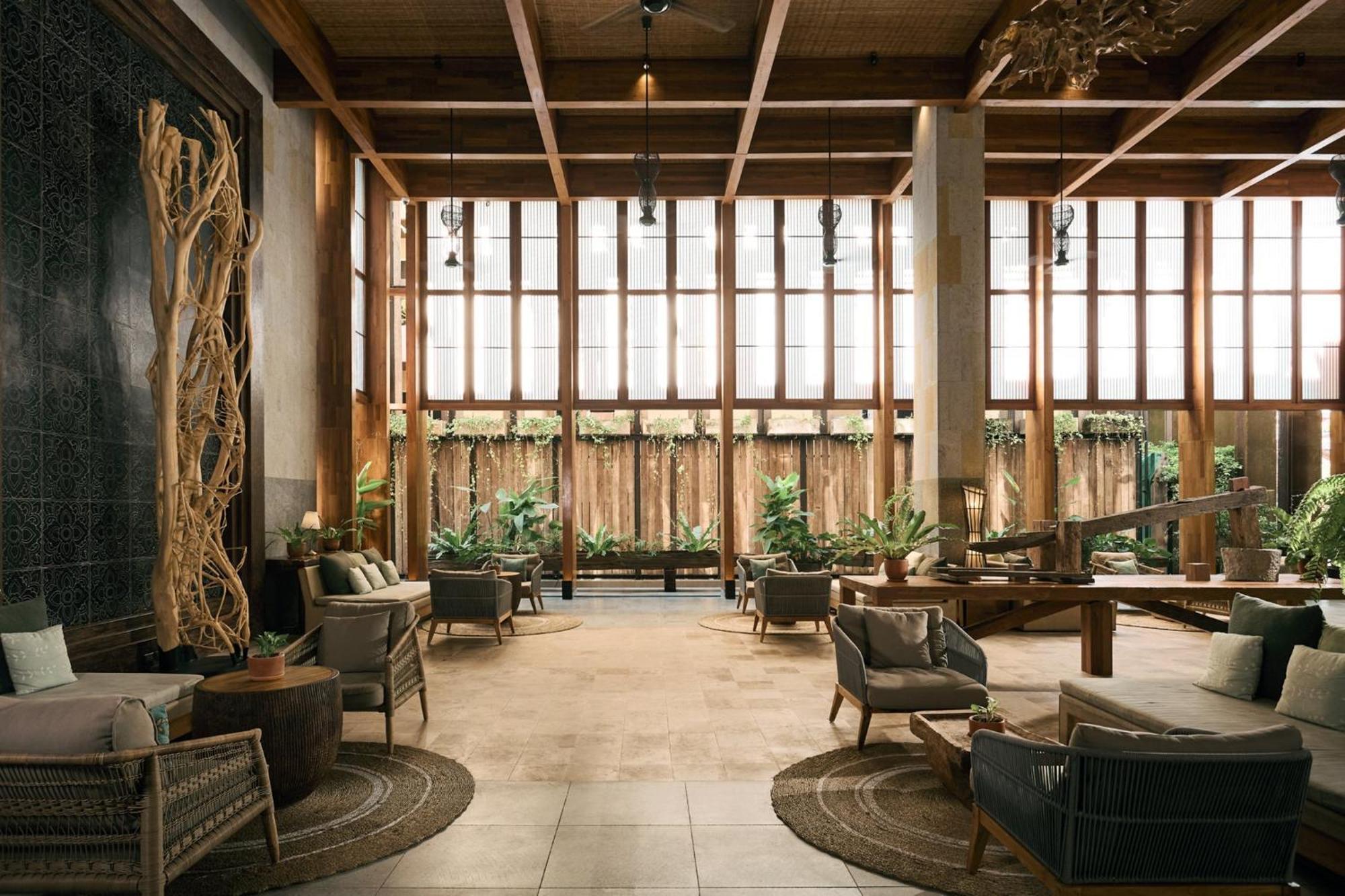 Dinso Resort & Villas Phuket, Vignette Collection By Ihg Patong Exterior foto The lobby of the hotel