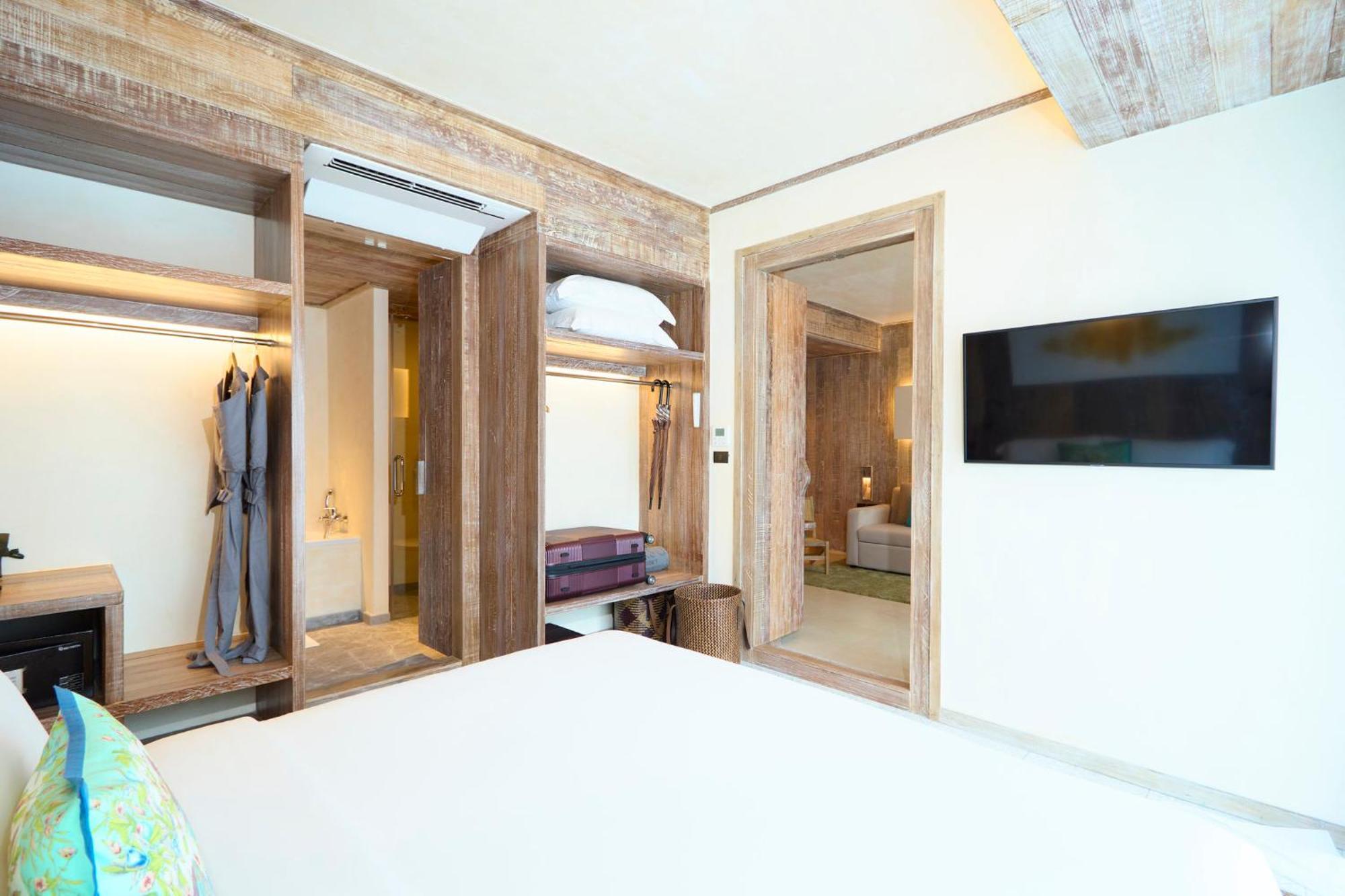 Dinso Resort & Villas Phuket, Vignette Collection By Ihg Patong Exterior foto